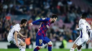 特别是在比 特别是在比